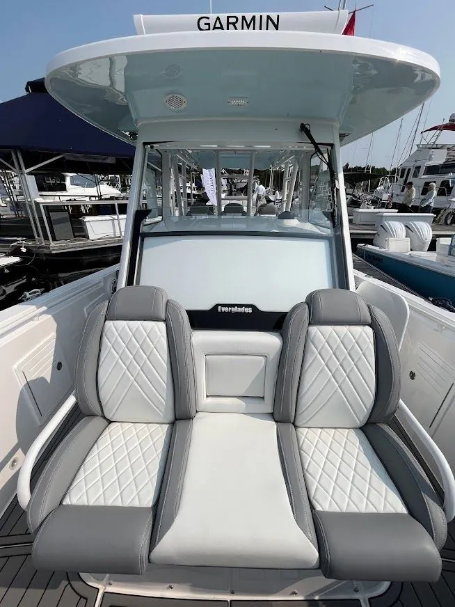 Slide: The Image of 2023 Everglades 365 CC 17 - 17