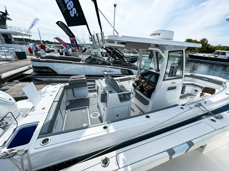 Slide: The Image of 2023 Everglades 365 CC 5 - 5