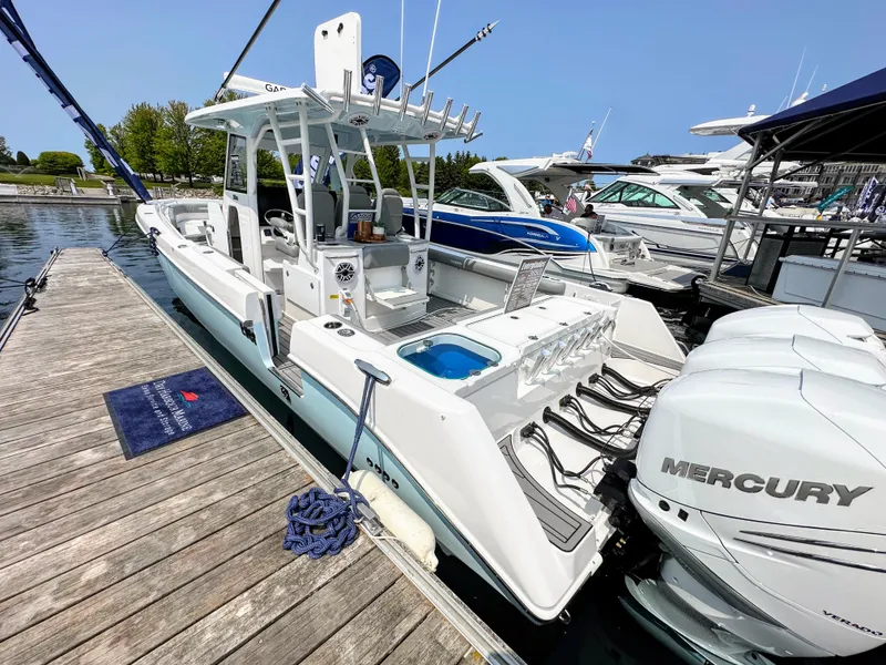 Slide: The Image of 2023 Everglades 365 CC 6 - 6