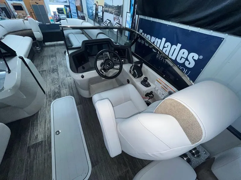 Slide: The Image of 2022 Avalon Excalibur 27 Twin Quad Lounge 8 - 8