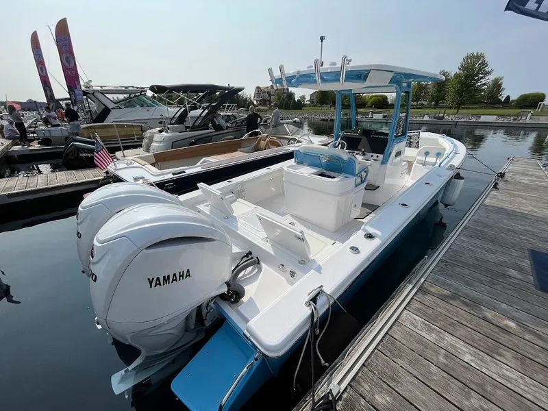 Slide: The Image of 2023 Everglades 273 Center Console 4 - 4