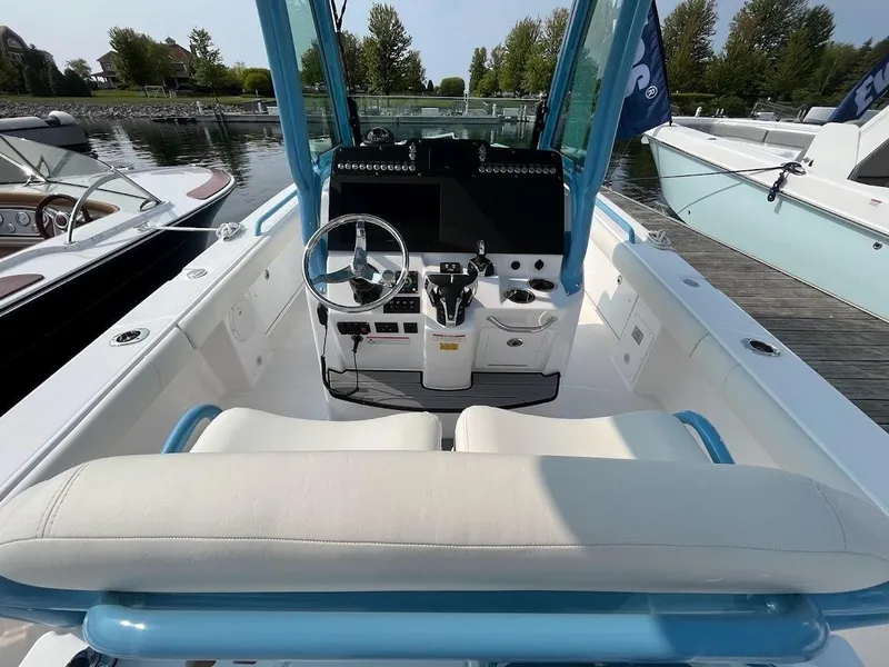 Slide: The Image of 2023 Everglades 273 Center Console 6 - 6