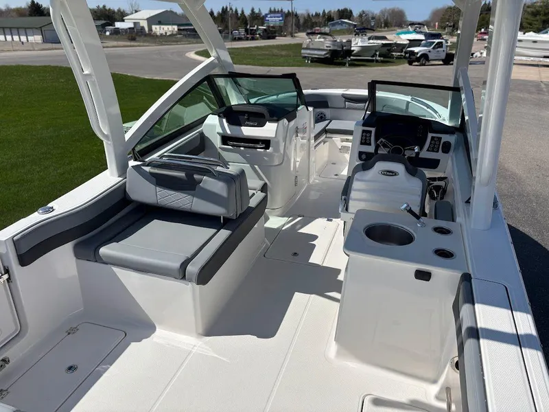 Slide: The Image of 2025 Robalo R257 Dual Console 4 - 4