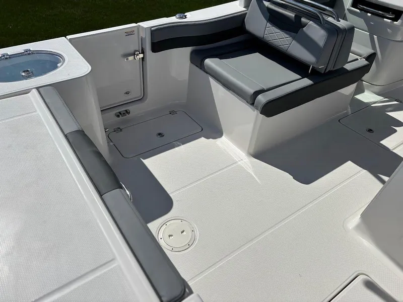 Slide: The Image of 2025 Robalo R257 Dual Console 5 - 5