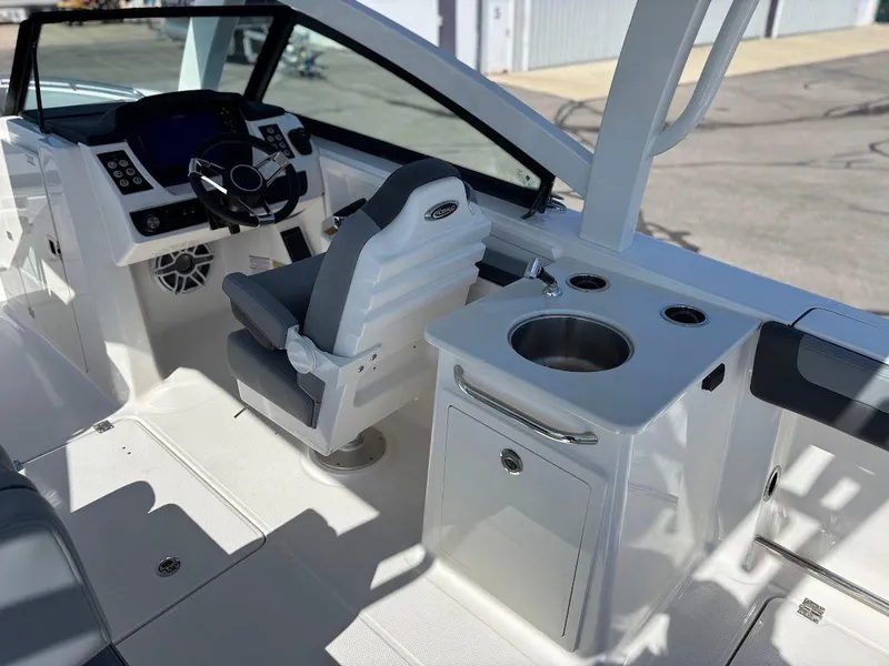 Slide: The Image of 2025 Robalo R257 Dual Console 9 - 9