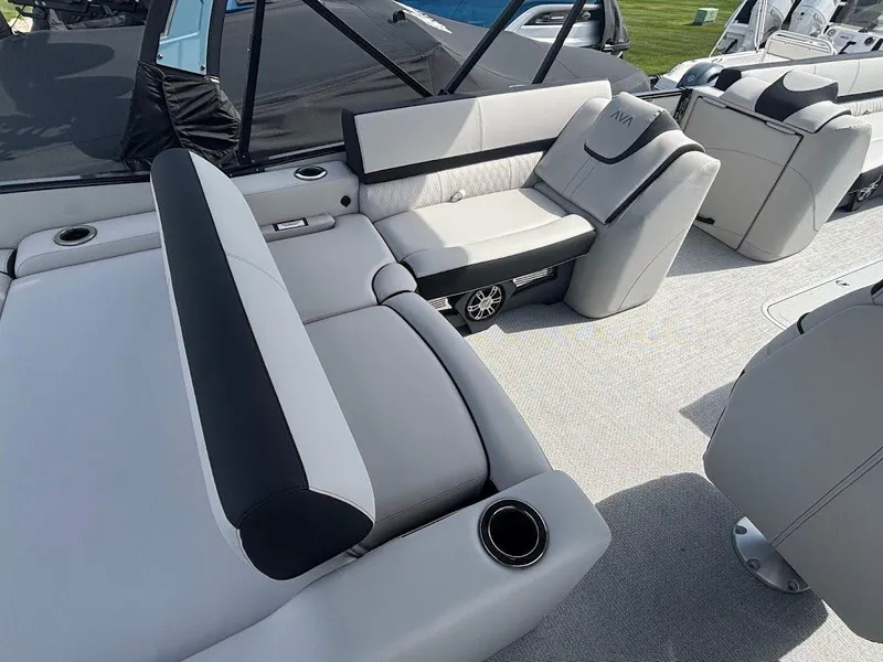 Slide: The Image of 2025 Avalon Catalina Platinum Versatile Rear Bench 2785 5 - 5