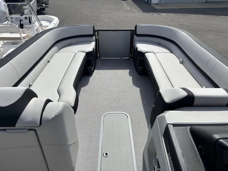 Slide: The Image of 2025 Avalon Catalina Platinum Versatile Rear Bench 2785 9 - 9