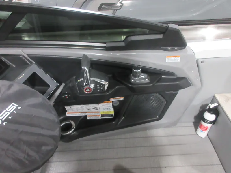 Slide: The Image of 2025 Avalon Excalibur Elite Windshield Twin 500R 8 - 8