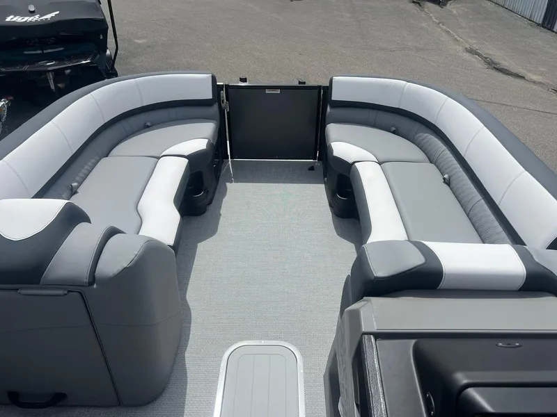 Slide: The Image of 2025 Avalon Catalina Platinum Quad Lounge Shift 2585 11 - 11