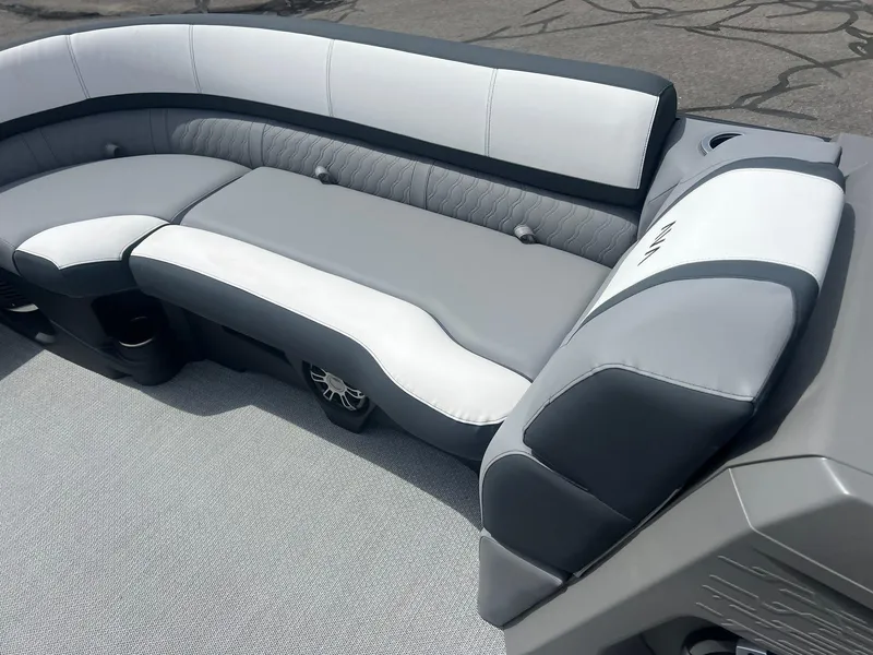 Slide: The Image of 2025 Avalon Catalina Platinum Quad Lounge Shift 2585 12 - 12