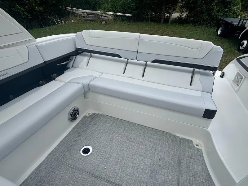 Slide: The Image of 2025 Formula 350 Crossover Bowrider 11 - 11