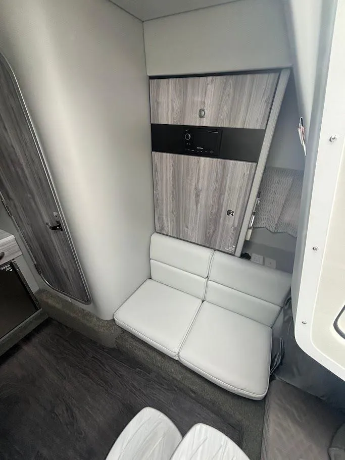 Slide: The Image of 2025 Formula 350 Crossover Bowrider 26 - 26