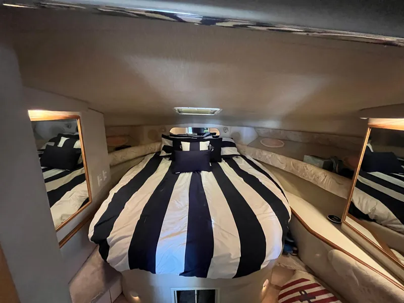 Slide: The Image of Sea Ray 370 Sundancer 1996 - 16