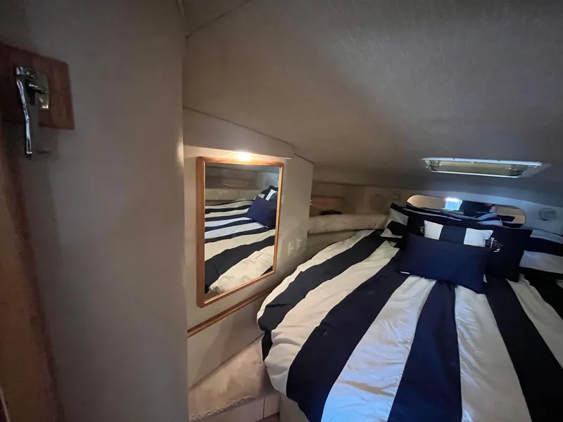 Slide: The Image of Sea Ray 370 Sundancer 1996 - 19