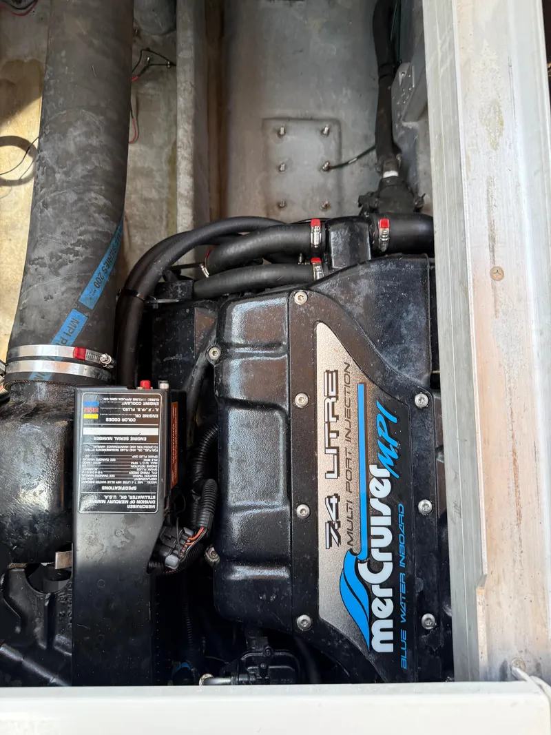 Slide: The Image of Sea Ray 370 Sundancer 1996 - 22