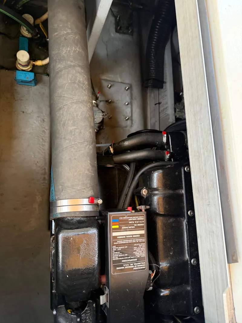 Slide: The Image of Sea Ray 370 Sundancer 1996 - 24