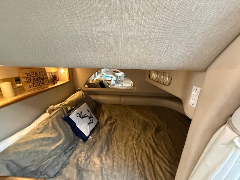 Slide: The Image of Sea Ray 370 Sundancer 1996 - 32