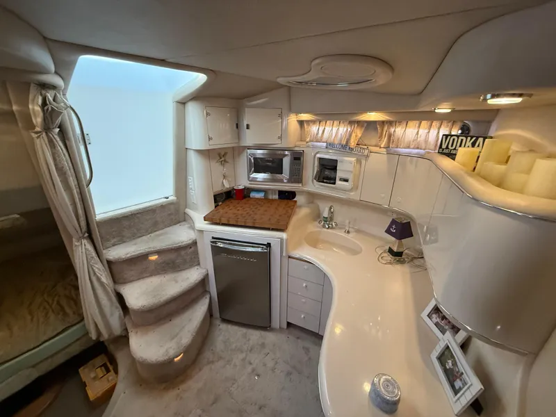 Slide: The Image of Sea Ray 370 Sundancer 1996 - 35