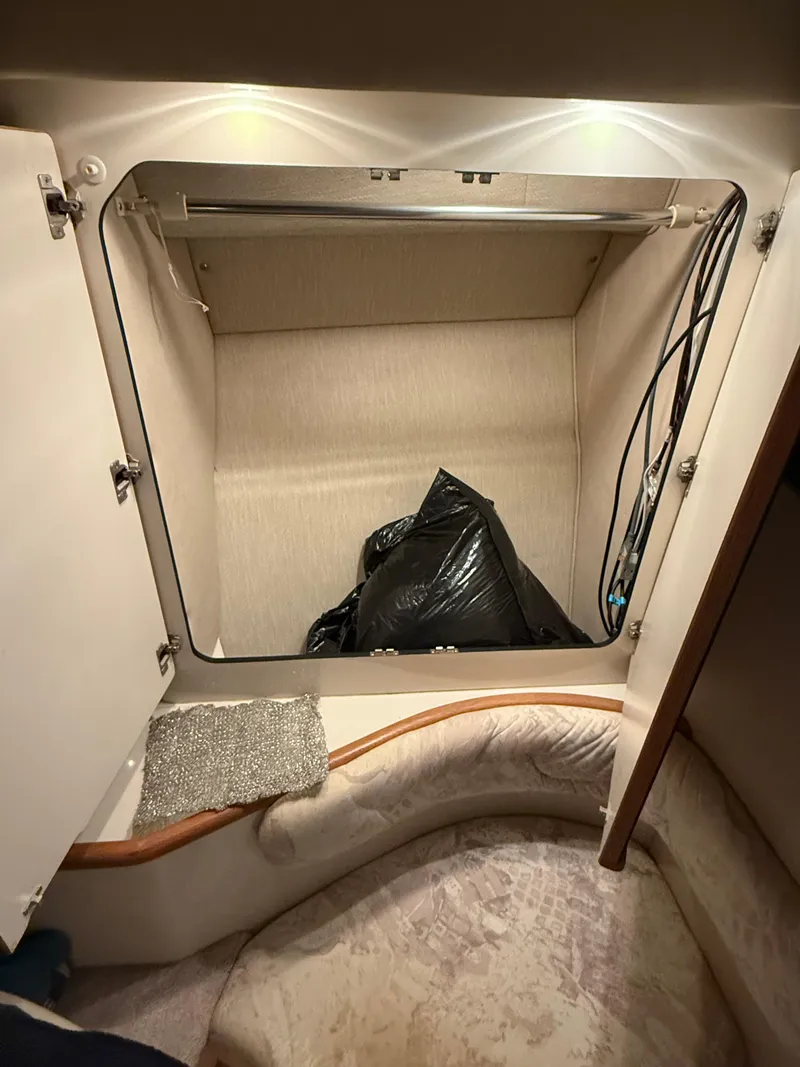 Slide: The Image of Sea Ray 370 Sundancer 1996 - 44