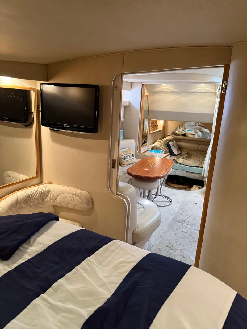 Slide: The Image of Sea Ray 370 Sundancer 1996 - 46