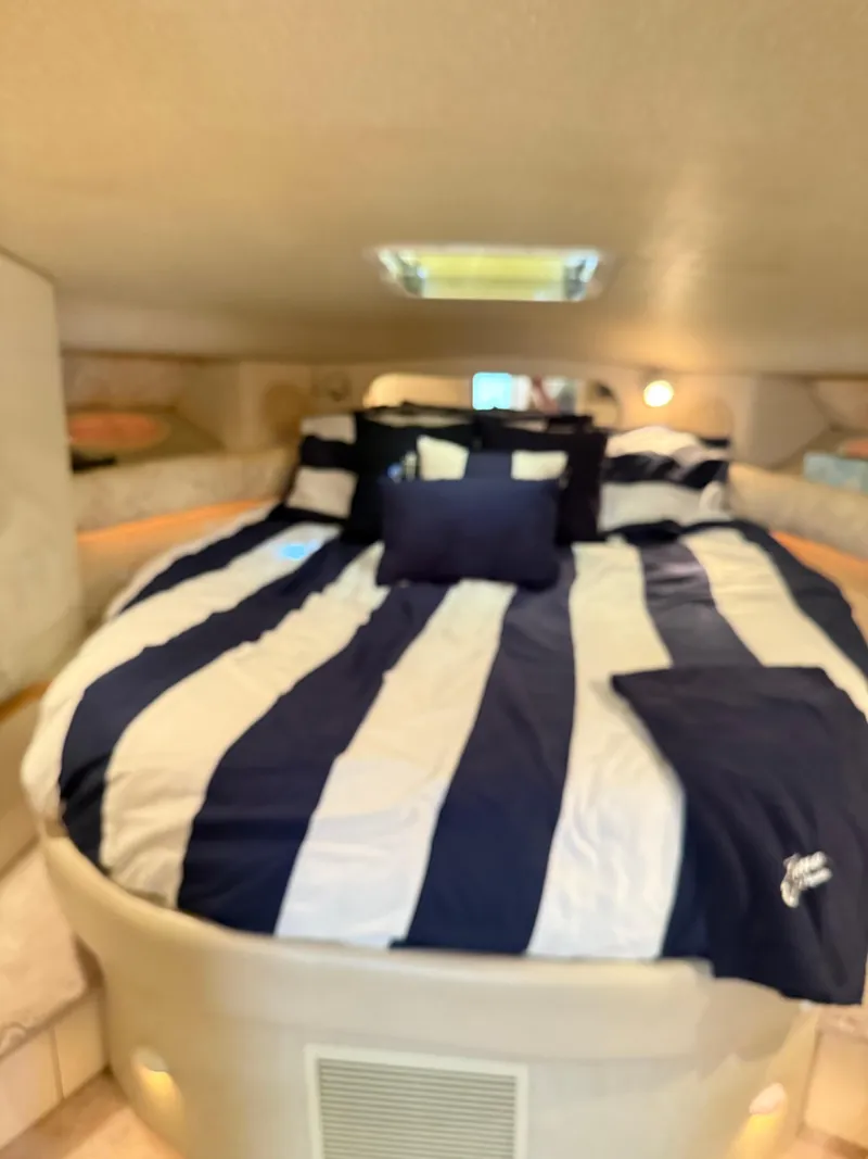 Slide: The Image of Sea Ray 370 Sundancer 1996 - 50