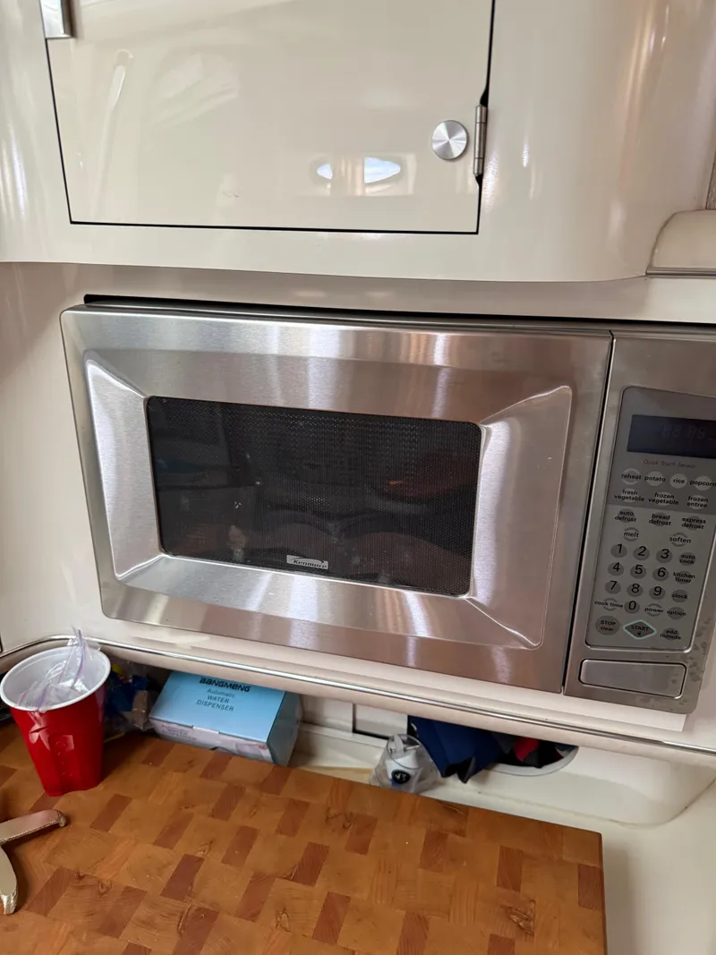 Slide: The Image of Sea Ray 370 Sundancer 1996 - 60