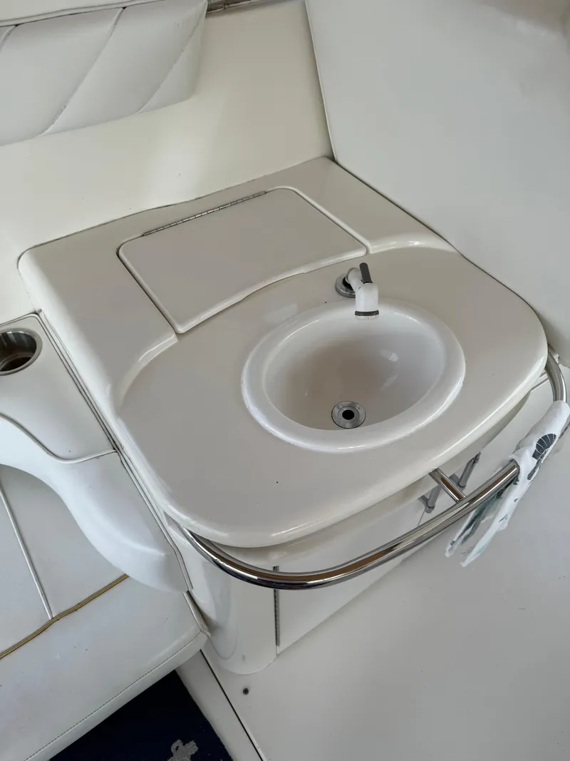 Slide: The Image of Sea Ray 370 Sundancer 1996 - 63