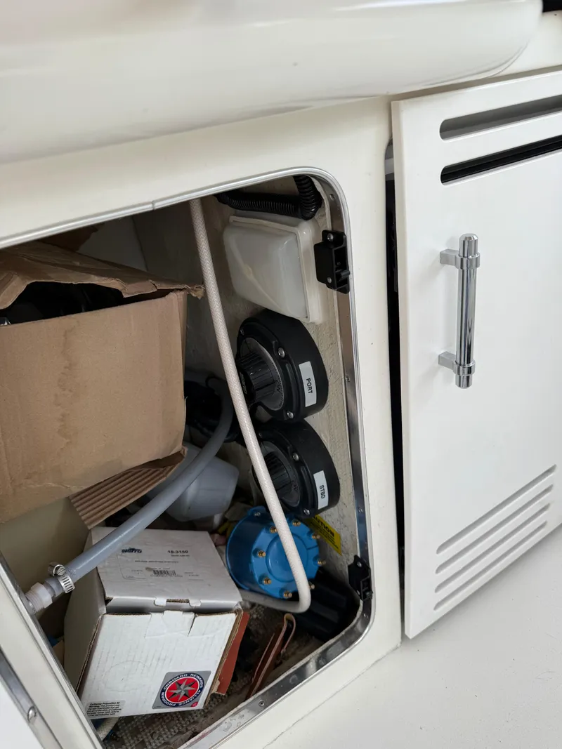 Slide: The Image of Sea Ray 370 Sundancer 1996 - 66