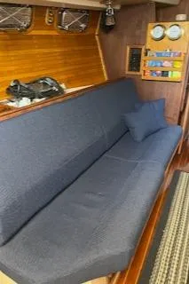 Slide: The Image of Hour meter reading 8141 hours on 1987 Morgan Catalina Morgan 41 Classic. - 33