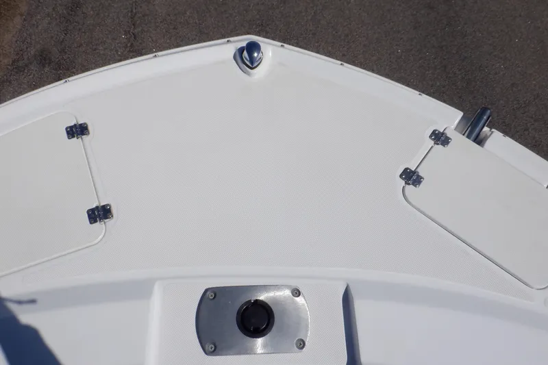 Slide: The Image of Hurricane SunDeck Sport 203 OB 2014 - 53