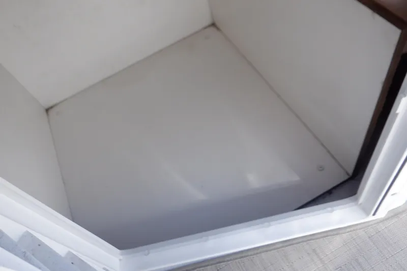 Slide: The Image of Hurricane SunDeck Sport 203 OB 2014 - 61