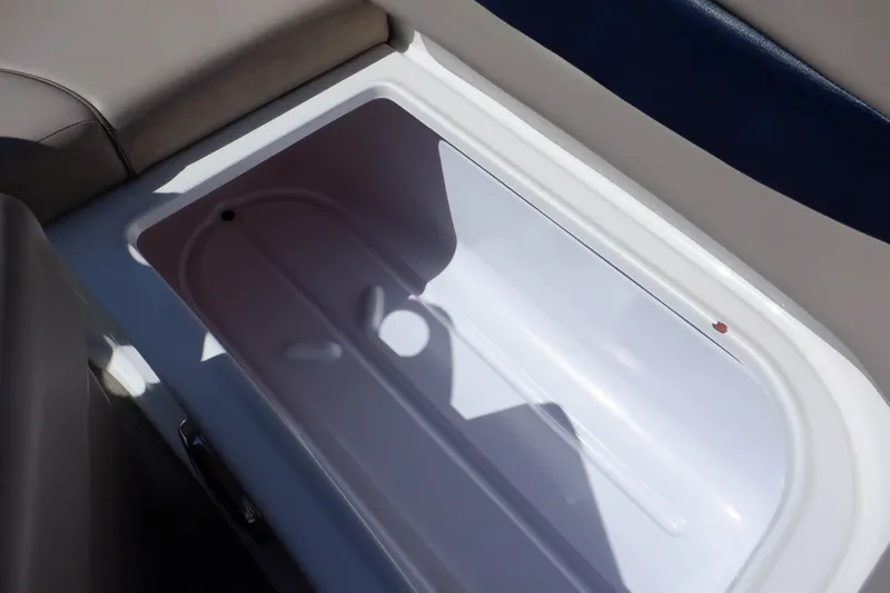 Slide: The Image of Hurricane SunDeck Sport 203 OB 2014 - 63