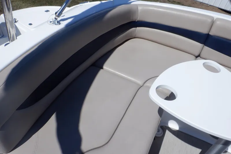 Slide: The Image of Hurricane SunDeck Sport 203 OB 2014 - 65