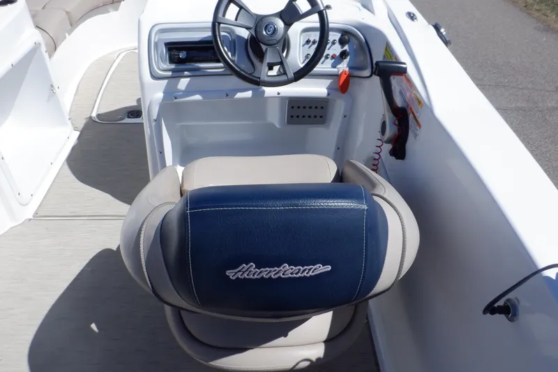 Slide: The Image of Hurricane SunDeck Sport 203 OB 2014 - 66