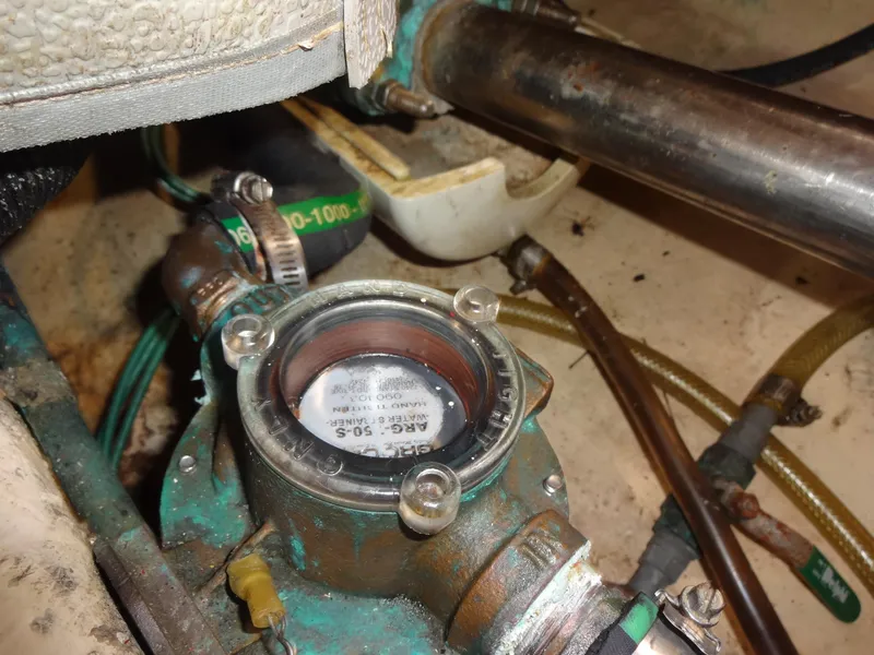 Slide: The Image of Heritage East 44 Sundeck 1988 - 108