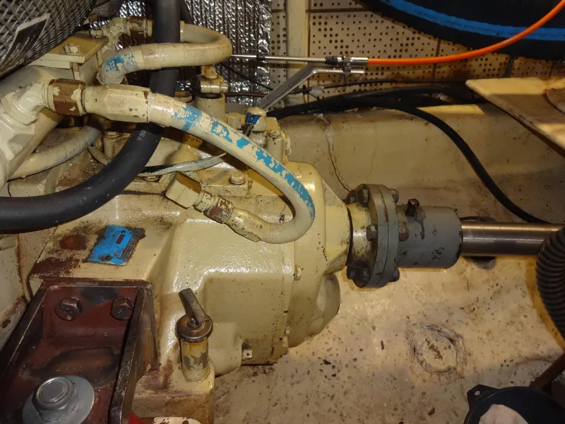 Slide: The Image of Heritage East 44 Sundeck 1988 - 109