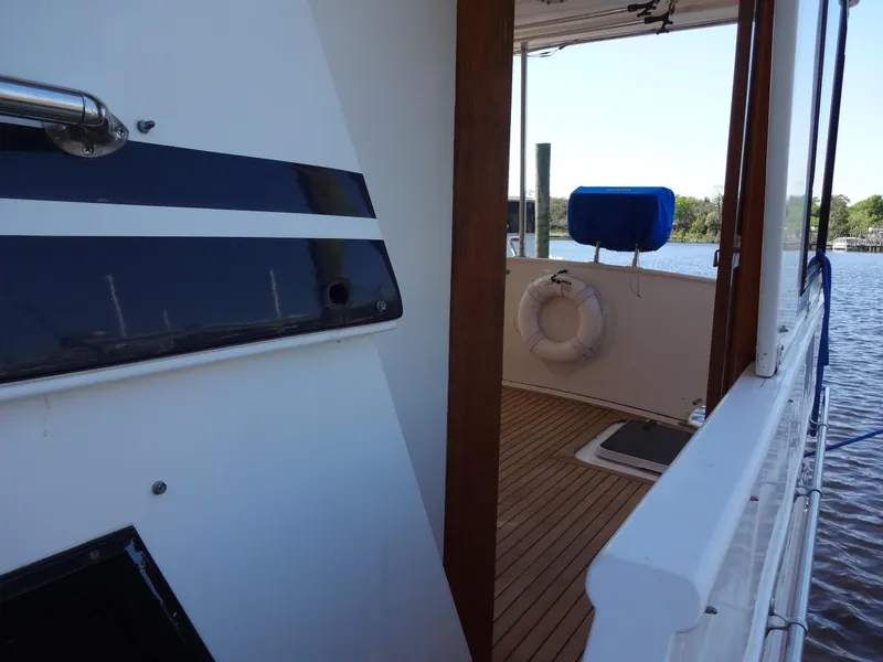 Slide: The Image of Heritage East 44 Sundeck 1988 - 23