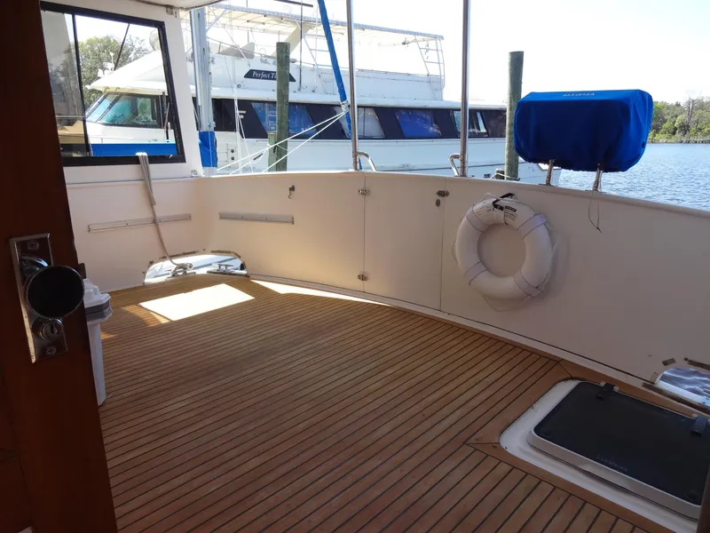 Slide: The Image of Heritage East 44 Sundeck 1988 - 24