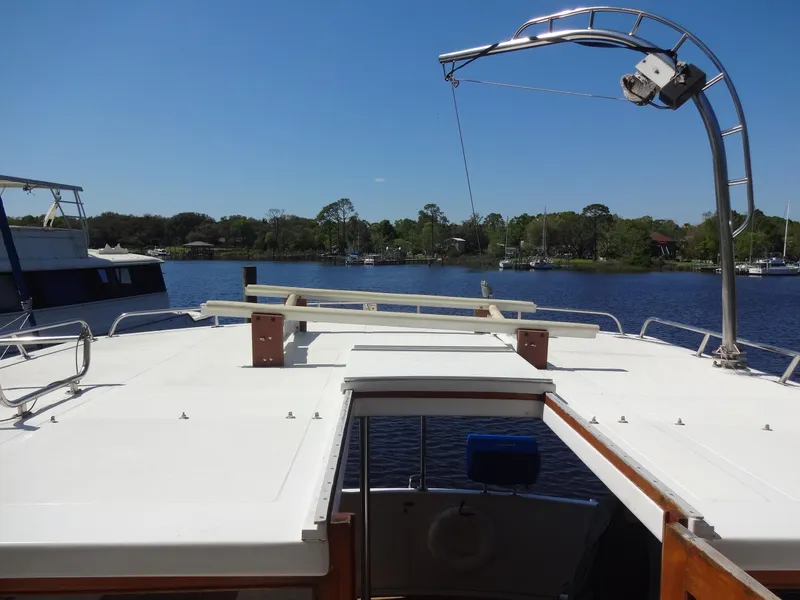 Slide: The Image of Heritage East 44 Sundeck 1988 - 40