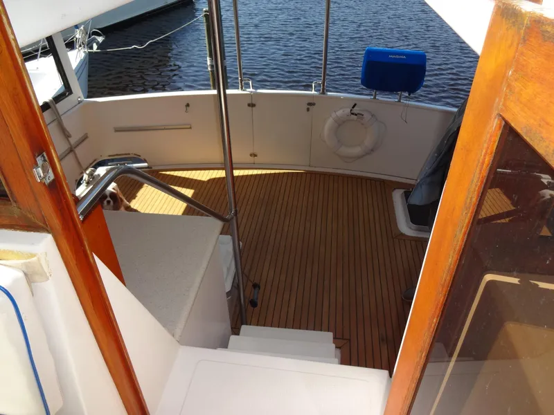 Slide: The Image of Heritage East 44 Sundeck 1988 - 41