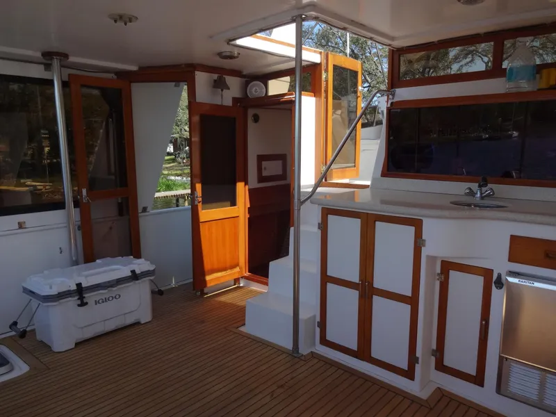 Slide: The Image of Heritage East 44 Sundeck 1988 - 43