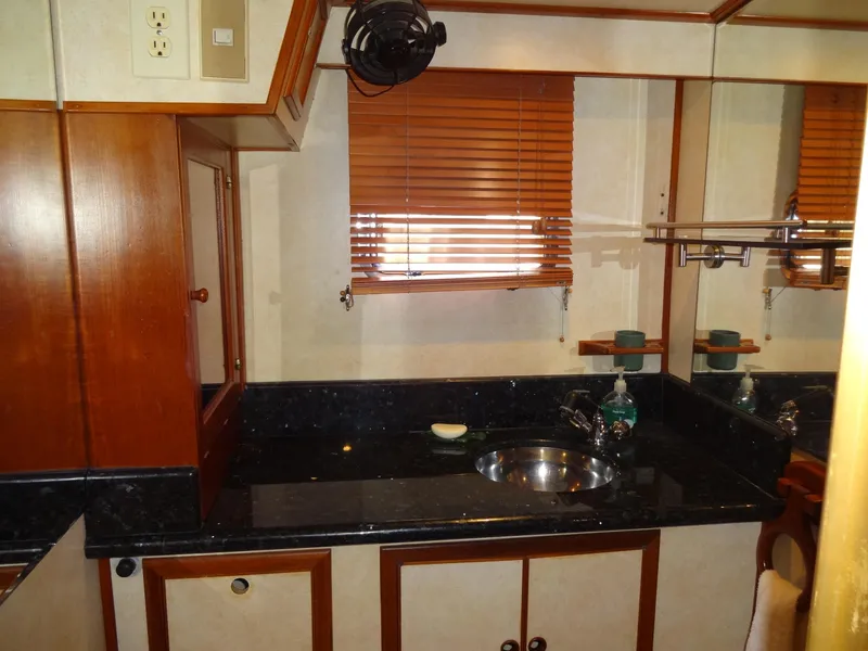 Slide: The Image of Heritage East 44 Sundeck 1988 - 54