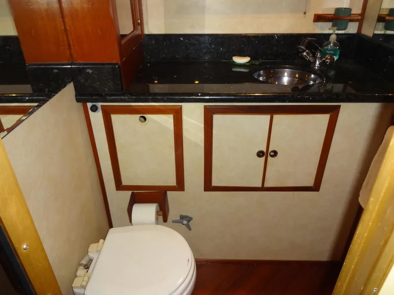 Slide: The Image of Heritage East 44 Sundeck 1988 - 55