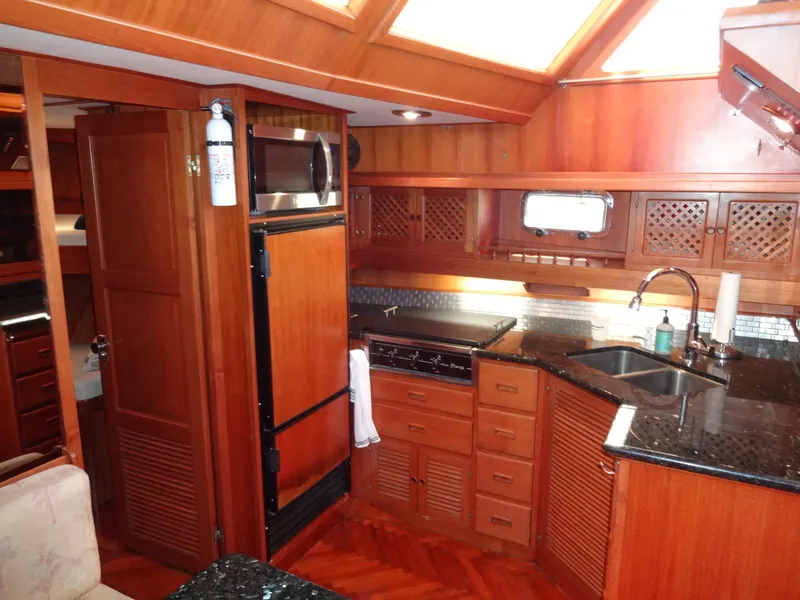 Slide: The Image of Heritage East 44 Sundeck 1988 - 68