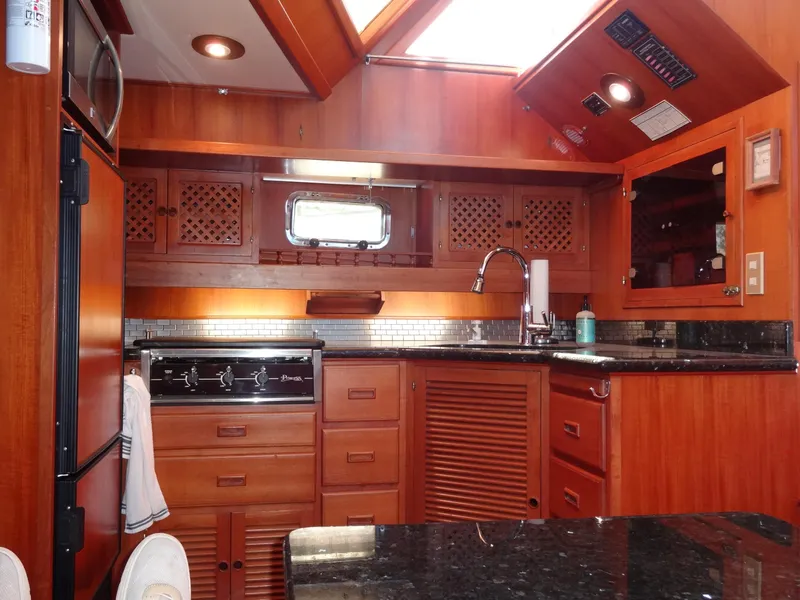 Slide: The Image of Heritage East 44 Sundeck 1988 - 71