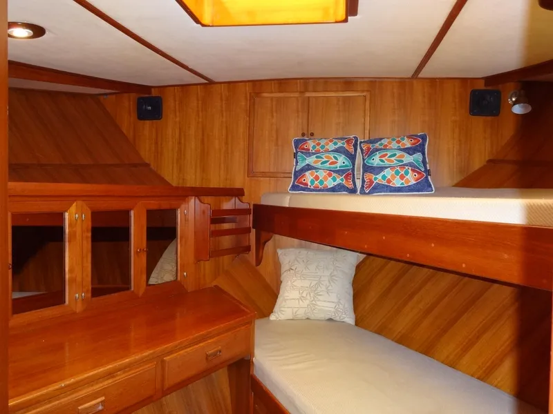 Slide: The Image of Heritage East 44 Sundeck 1988 - 75