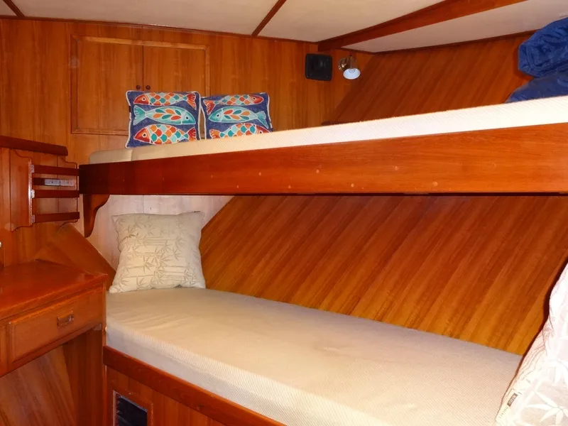 Slide: The Image of Heritage East 44 Sundeck 1988 - 76