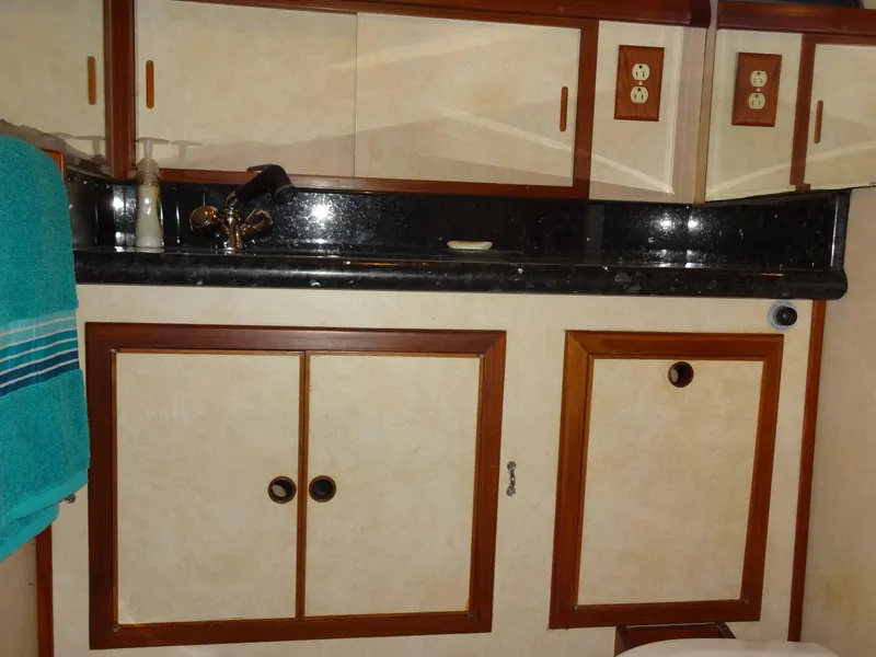 Slide: The Image of Heritage East 44 Sundeck 1988 - 82