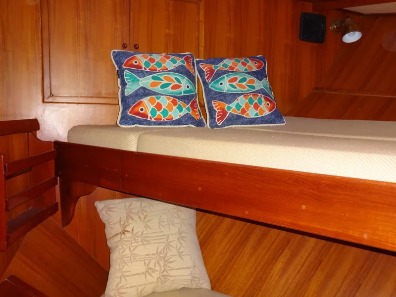 Slide: The Image of Heritage East 44 Sundeck 1988 - 86