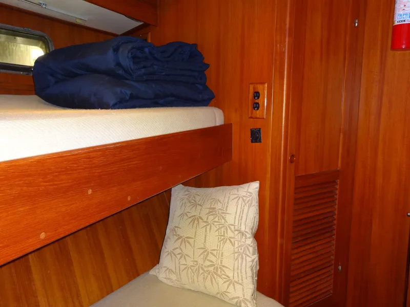 Slide: The Image of Heritage East 44 Sundeck 1988 - 87